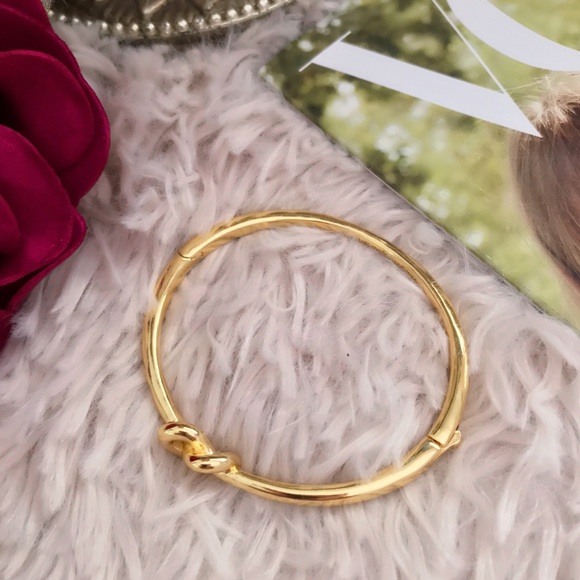 KATE SPADE • Gold Loves Me Knot Bangle Bracelet - Picture 4 of 7